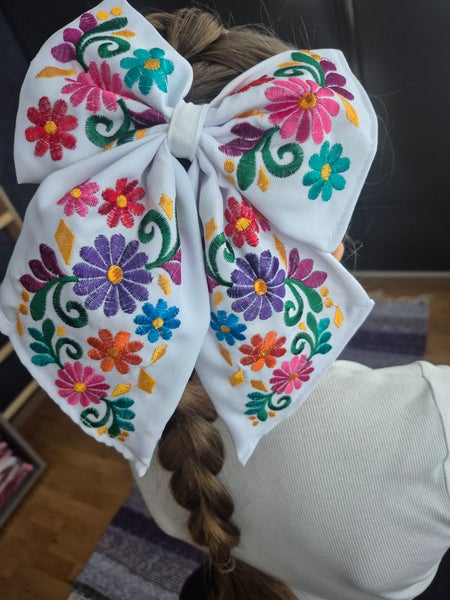 KIRJAILTU RUSETTI, ERI V&Auml;REJ&Auml;