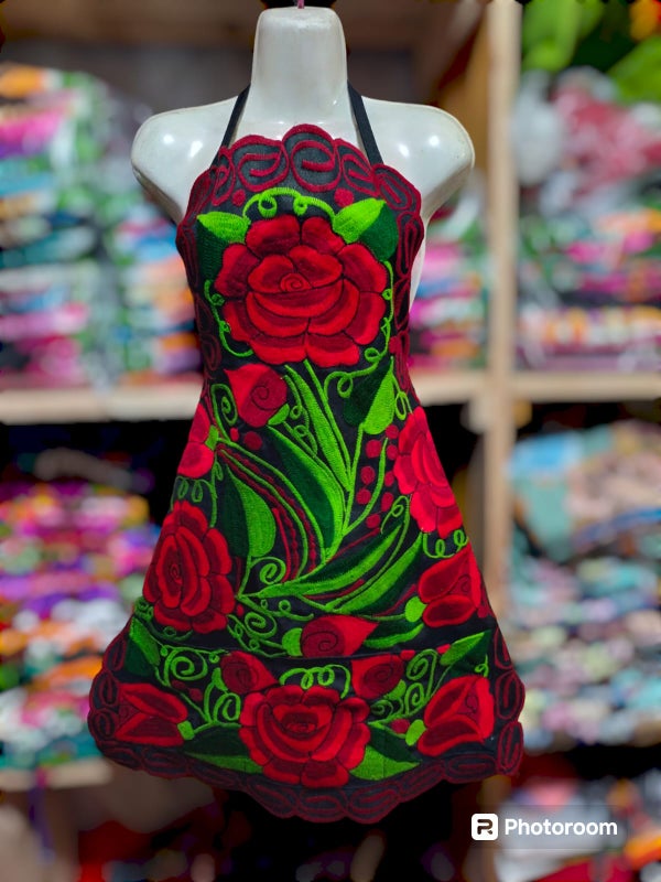 KIRJAILTU ESILIINA PUNAINEN